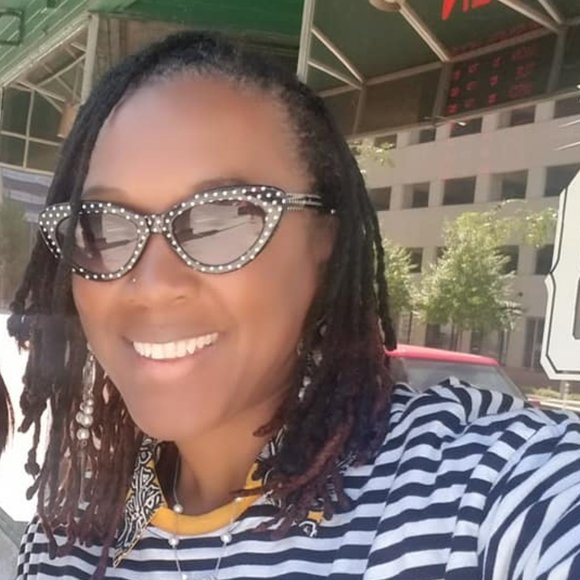 Meet your Posher, LaToya - Picture 5 of 8